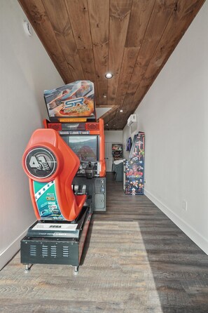 Games room - Gatlinburg Luxury Cabin w/ Indoor Pool, Game Room & Rooftop Hot Tub + Firepit (Gatlinburg)