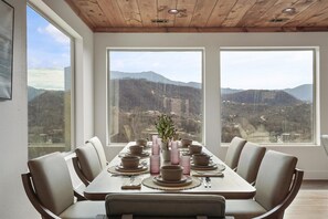 Dining - Gatlinburg Luxury Cabin w/ Indoor Pool, Game Room & Rooftop Hot Tub + Firepit (Gatlinburg)
