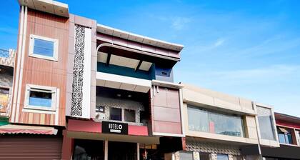 Deluxe Super Hotel O Mahadev
