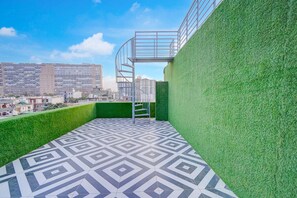House | Balcony - Deluxetroy Resorts and Wellness (Dera Bassi)