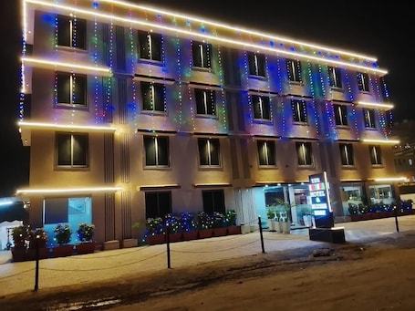 Exterior. Lexora Hotel