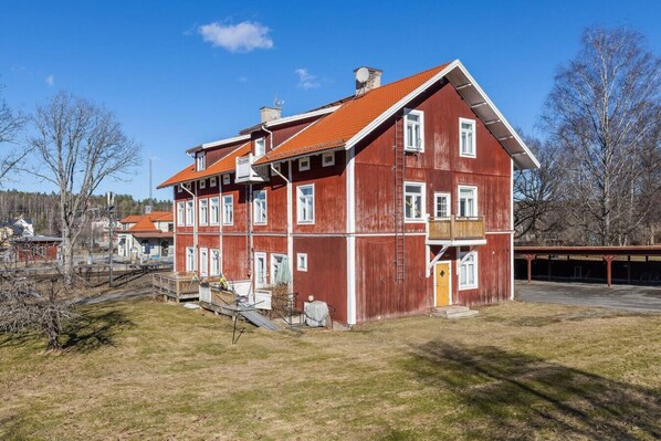 Imagen sin descripción, 1 de 20, botón