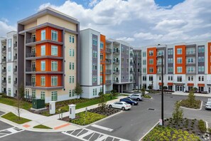 Exterior - Riviere Apartments King Bed Suite & Pool & Gym & Pet Friendly & Near Epic Universe (Orlando)