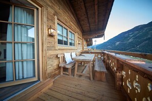 Outdoor dining - Panorama Chalets by we rent (Saalbach)