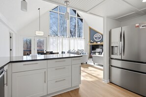 Interior - Wildlife Chalet with Mtn Views Near Sleepy Creek (Hedgesville)