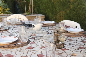 Outdoor dining - Family home in Parc-Vallière neighborhood, near Royan beach (Royan)