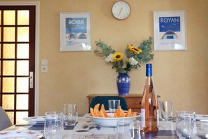 Dining - Family home in Parc-Vallière neighborhood, near Royan beach (Royan)