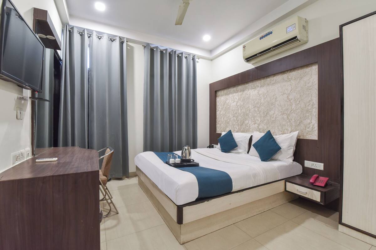 Deluxe Double Room, City View