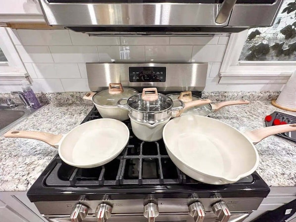 House, 4 Bedrooms | Private kitchen - Albany Value Stay Near Universities, Hospitals 4 Bedroom Home (Albany)