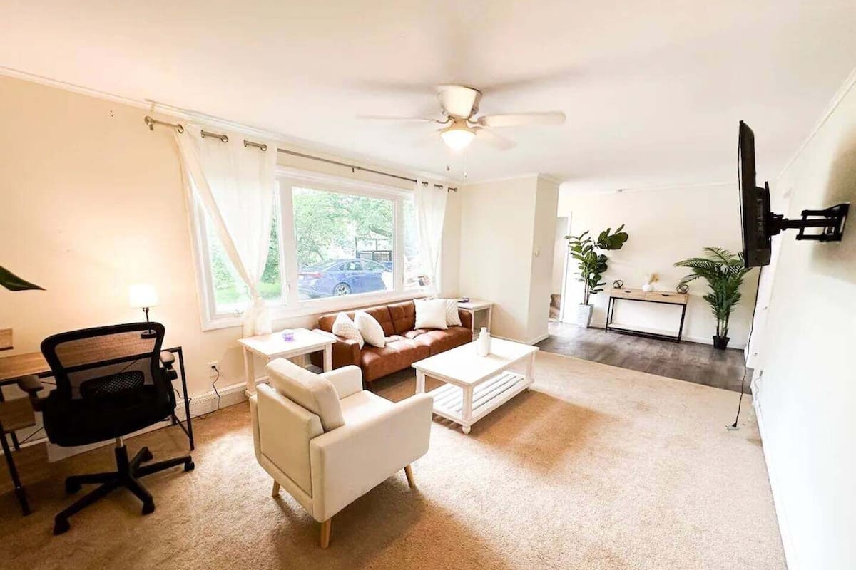 House, 4 Bedrooms | Living area