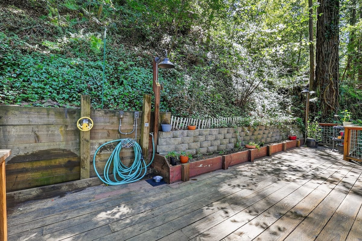 House, 2 Bedrooms | Property grounds