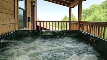 Ferienhütte, 3 Schlafzimmer | Außen-Whirlpool