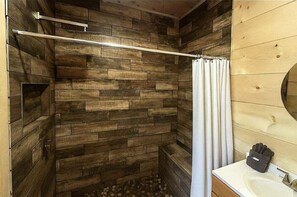 Cabin, 3 Bedrooms | Bathroom - Mountain Paradise 3 Bedroom Cabin (Sevierville)