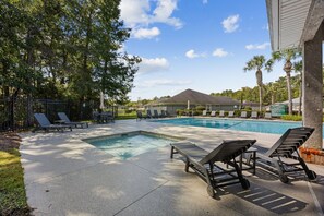 Pool - Chic & Airy 3BR Escape w/ Resort Amenities Included (Kingsland)