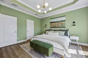 Iron/ironing board, WiFi, bed sheets - Chic & Airy 3BR Escape w/ Resort Amenities Included (Kingsland)