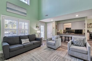 Smart TV - Five Tides - Four Bedroom Four Bath Home with Shared Pool (Surfside Beach)