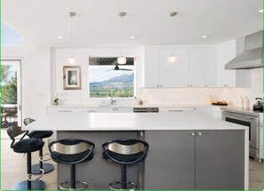 Private kitchen - Spacious 4-bedroom house in beautiful Boulder (Boulder)