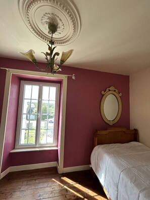 4 bedrooms, WiFi, bed sheets - Le Chat Rouge, house with swimming pool (Saint Denoual)