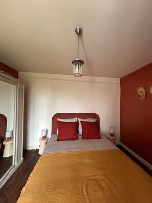 4 bedrooms, WiFi, bed sheets - Le Chat Rouge, house with swimming pool (Saint Denoual)