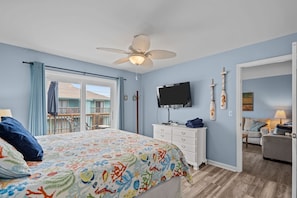Iron/ironing board, WiFi, bed sheets - Cozy 2 Bedroom with Ocean Views (Carolina Beach)