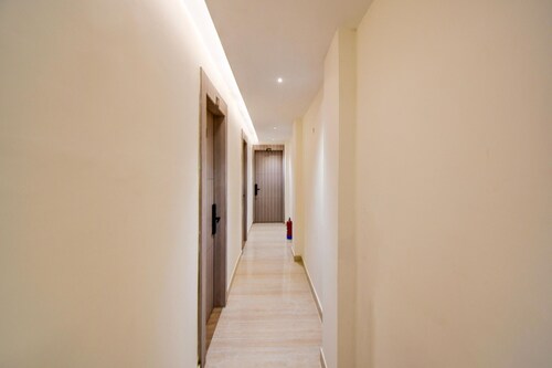 Super Townhouse Bairhana Road Prayagraj