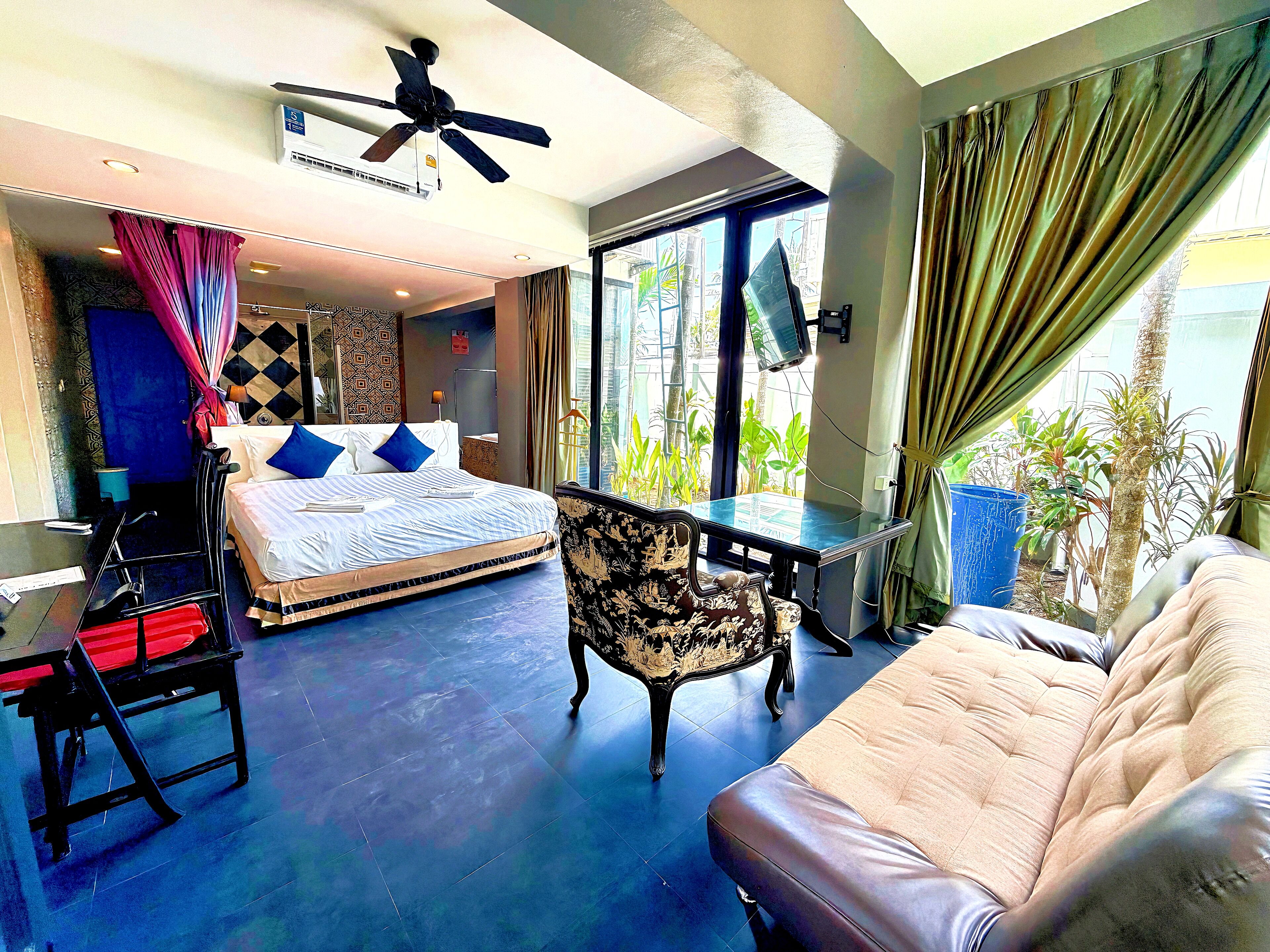 Deluxe Tek Büyük Yataklı Oda