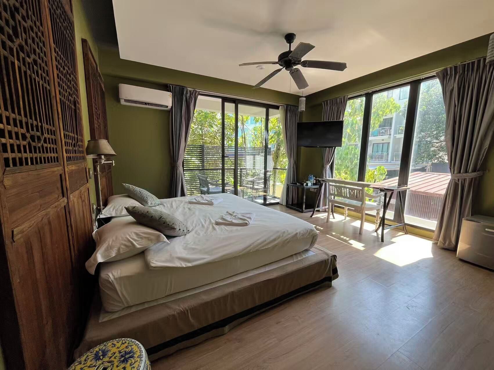 Habitación superior con 1 cama doble o 2 individuales, vistas a la montaña