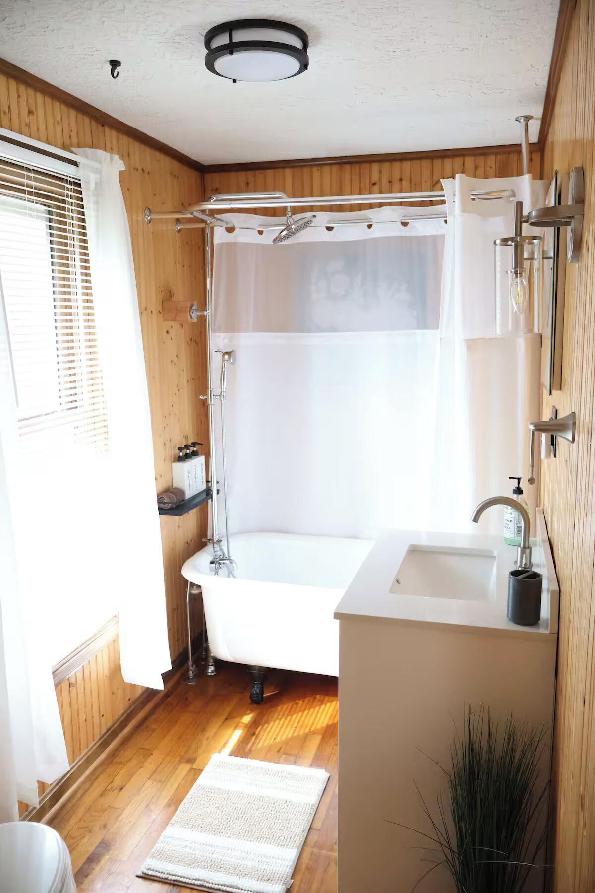 Shower, towels, soap, toilet paper
