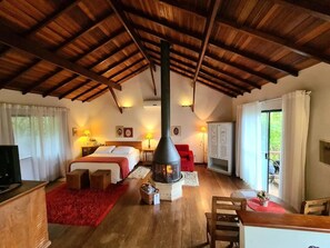 Bungalow, 1 keskisuuri parisänky, parveke, näköala pihalle