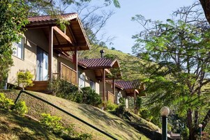 Bungalow, 1 Queen Bed, Balcony, Mountain View | Exterior