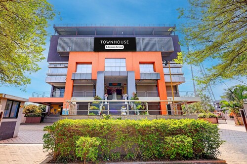 Super Townhouse Nagthane Satara