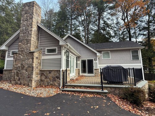 Spacious 4-bedroom house in charming Gilford on Lake Winnipesaukee.