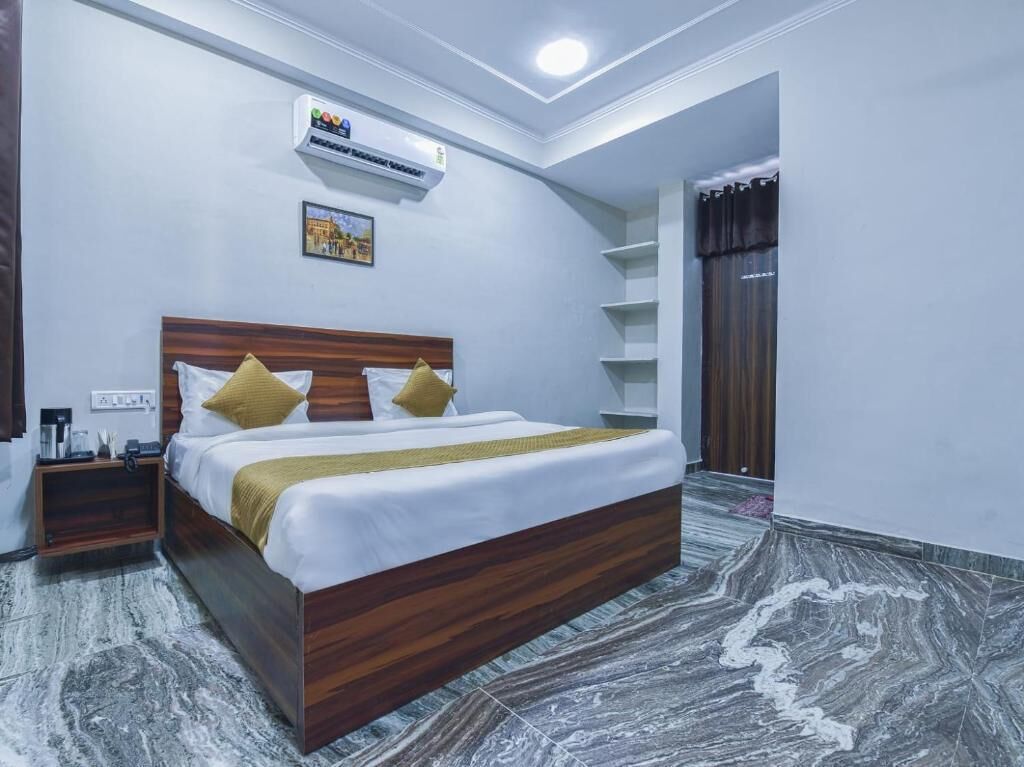 Economy tweepersoonskamer, balkon, uitzicht op stad