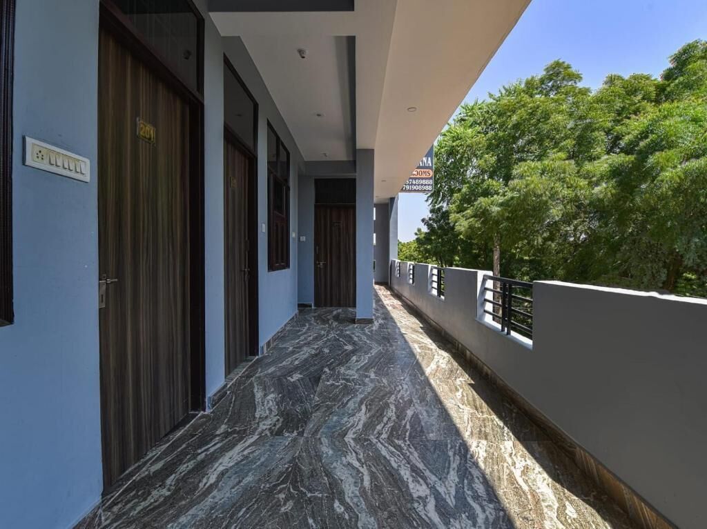 Deluxe Double Room, Balcony, City View | Property grounds