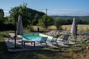 Outdoor pool - THE FARM: 145m2, 6 pers-3 bedrooms swimming pool/river/isolated/ Montignac Lascaux at 9.2km (Saint-Léon-sur-Vézère)