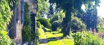 La ferme de Belcayre: gîte LA FERME 145m2, 6pers-3ch with swimming pool, river, 