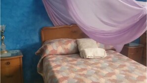 Internet, bed sheets - Casa Sweetie is your place to live, work or visit in the very heart of Jalatlaco. (Oaxaca de Juárez)