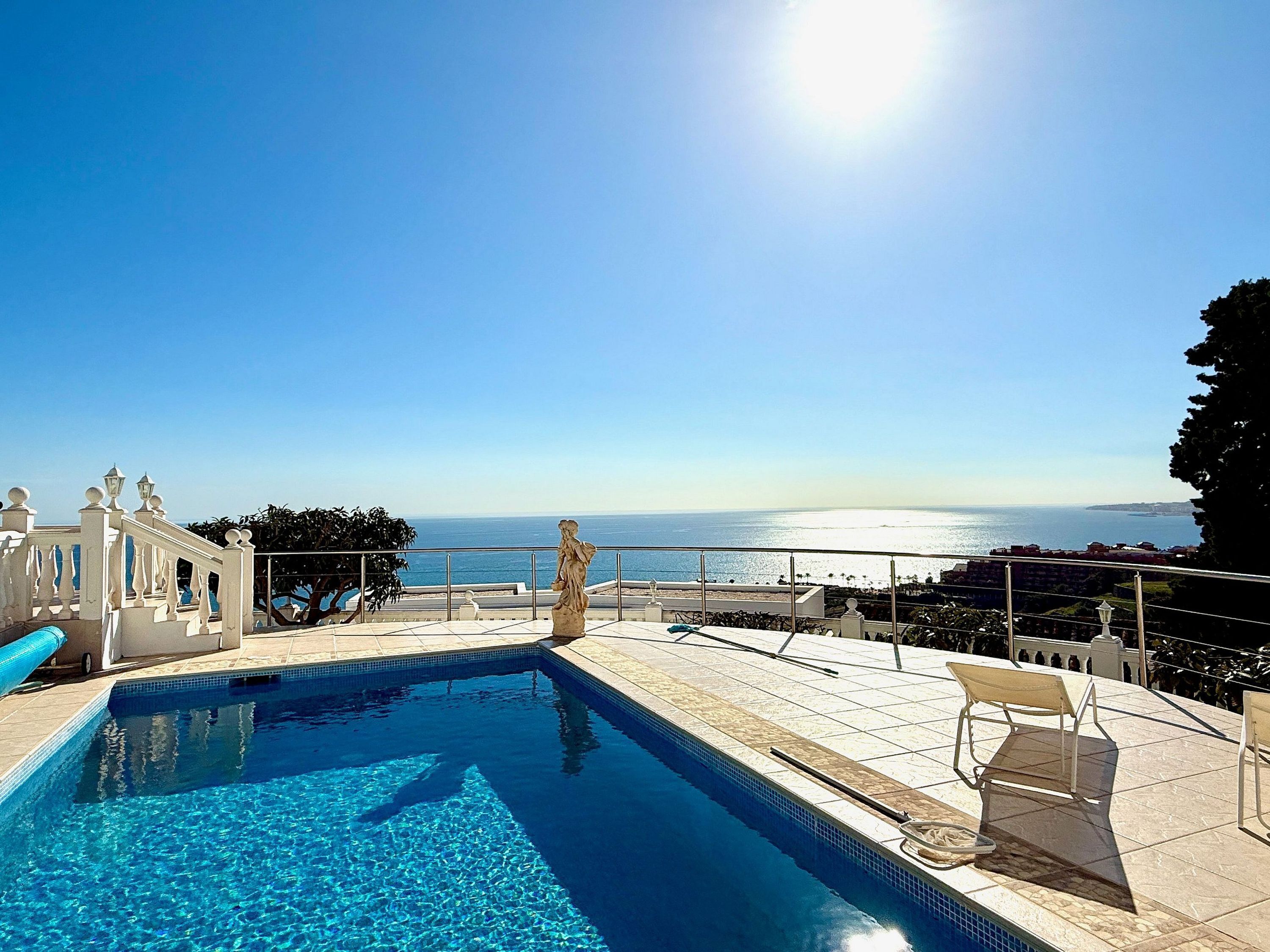 حمام سباحة