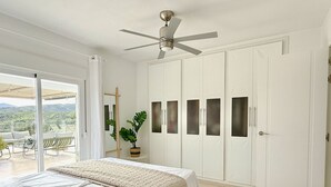 3 chambres, fer et planche à repasser, lit parapluie, Wi-Fi gratuit