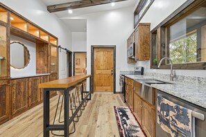 Private kitchen - Serene Ellijay Getaway with Coffee Bar, Two Fireplaces, Hot Tub, Games  + Resort (Ellijay)