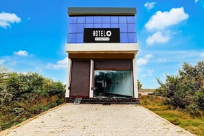 House | Exterior - Hotel O Naroli Crossway Mathura (Mathura)
