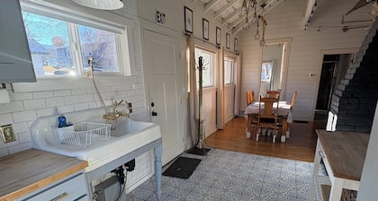 Delightful 3-bedroom - Walking distance of Lava Hot Springs Pools.