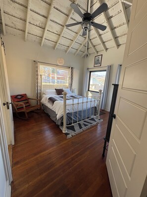 Internet, bed sheets - Delightful 3-bedroom - Walking distance of Lava Hot Springs Pools. (Lava Hot Springs)