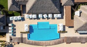 Pool - Luxury suite with private beach club (Punta Cana)