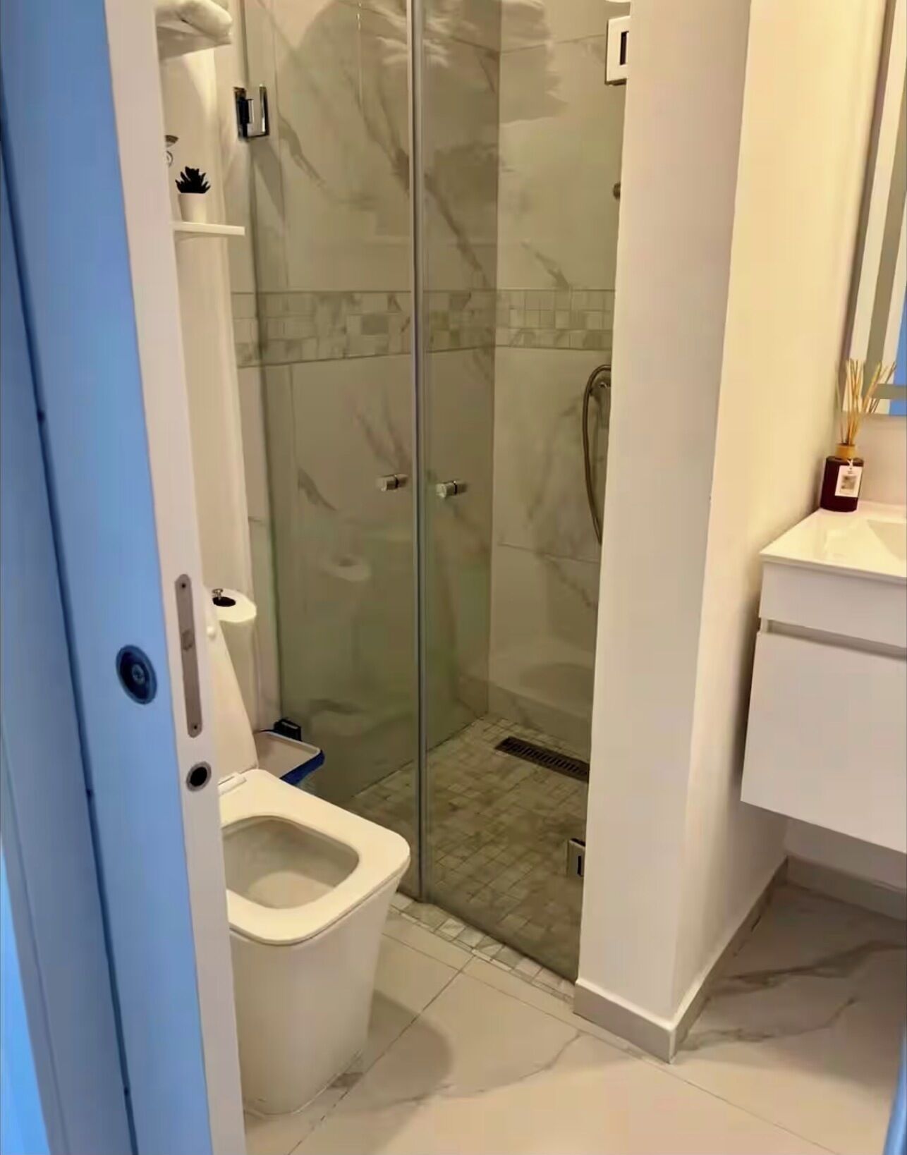 Bruser, håndklæder, Sæbe, Toiletpapir