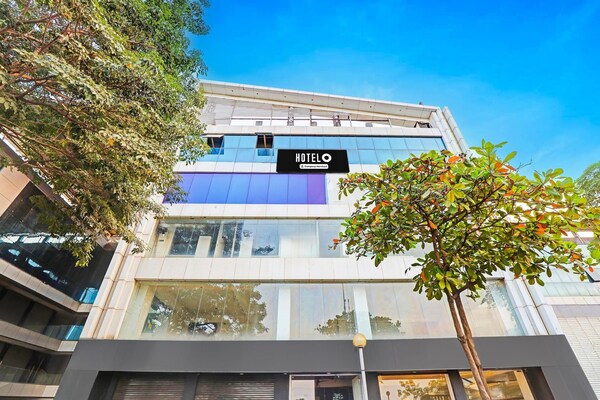 Deluxe Hotel Niraant - Surat