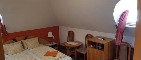 Family Room, City View | In-room safe, blackout drapes, free WiFi