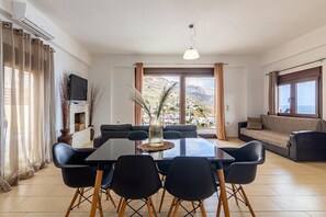 Dining - Cretan Seaview Villa for 6 (Tris Ekklisies)