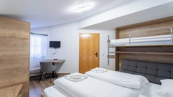 Condo familiar, balcón, vista a la montaña | Cortinas blackout, insonorización y wifi gratis