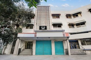 House | Exterior detail - Super Hotel O Nashik (Nashik)
